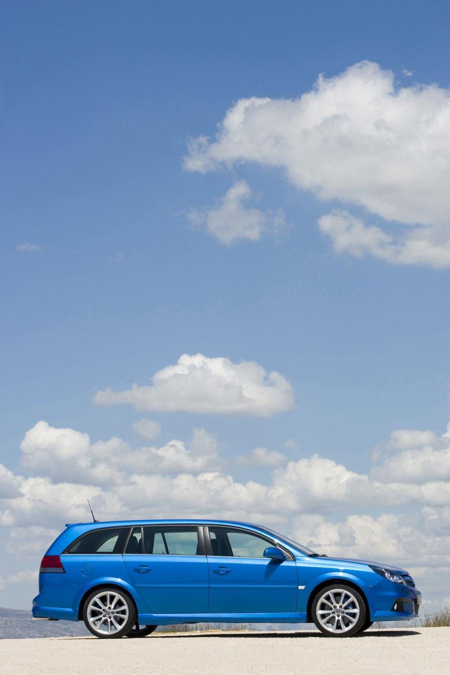  Opel Vectra Station Wagon OPC 2005 года  (фото 6 из 19)